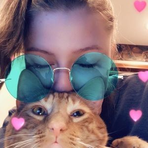 Meet your Posher, Emily